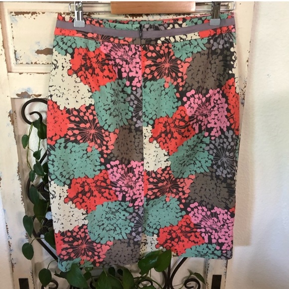 Boden- Lovely colorful pencil skirt size 8 - Picture 2 of 6